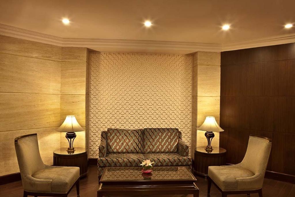 The Bristol Hotel Gurgaon Exterior foto