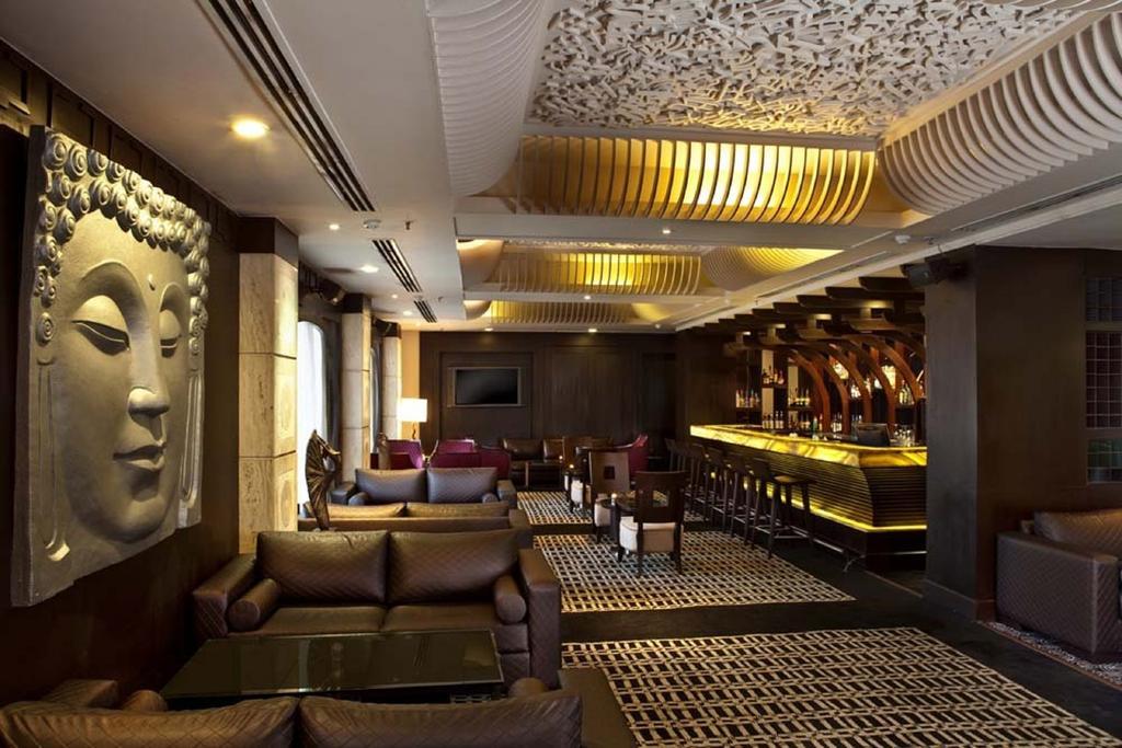 The Bristol Hotel Gurgaon Exterior foto